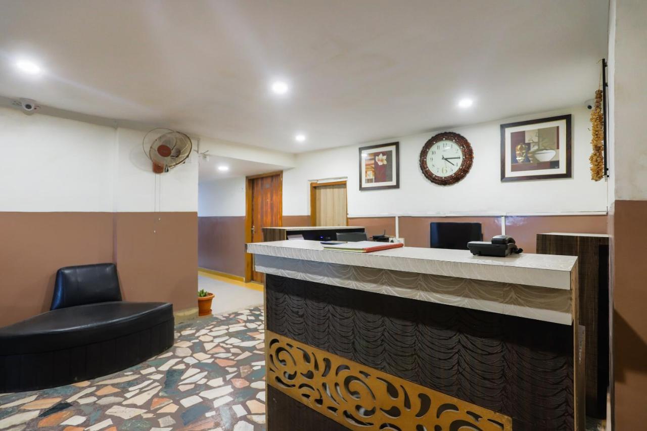 Oyo 72139 Rishi Satsang Bhawan Hotel Vrindávan Kültér fotó