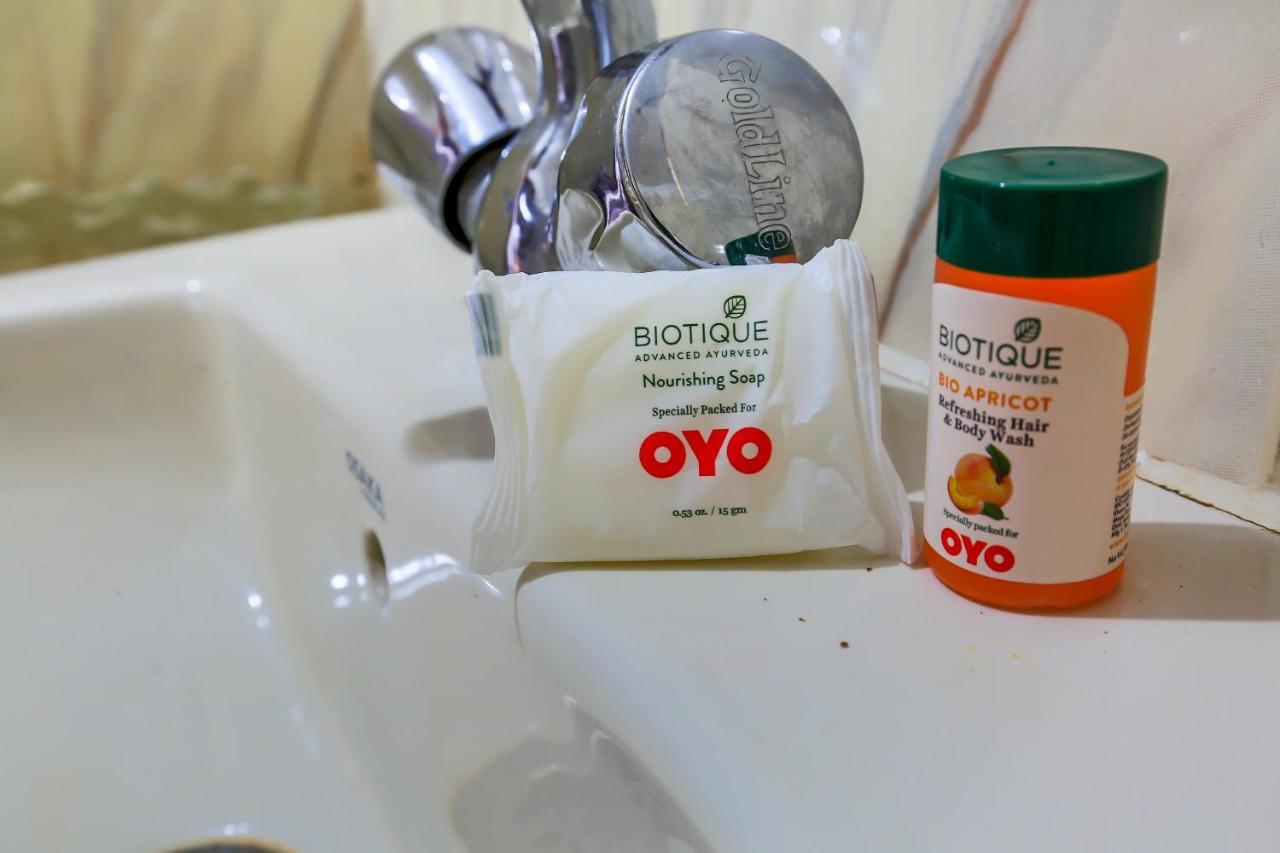 Oyo 72139 Rishi Satsang Bhawan Hotel Vrindávan Kültér fotó